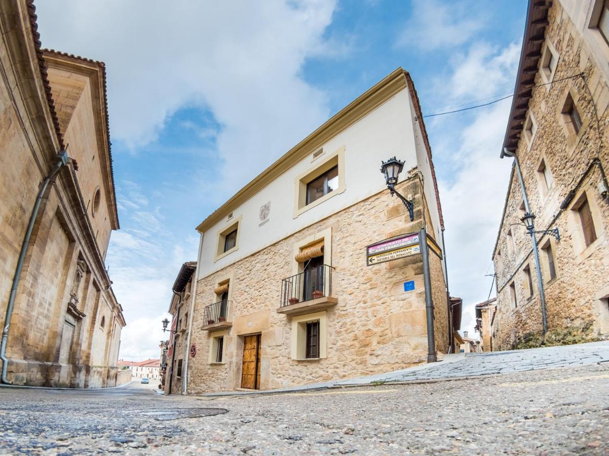 Encantadora Casa De Pueblo Con 5 Hab. En Burgos 桑托多明戈德锡洛斯 外观 照片